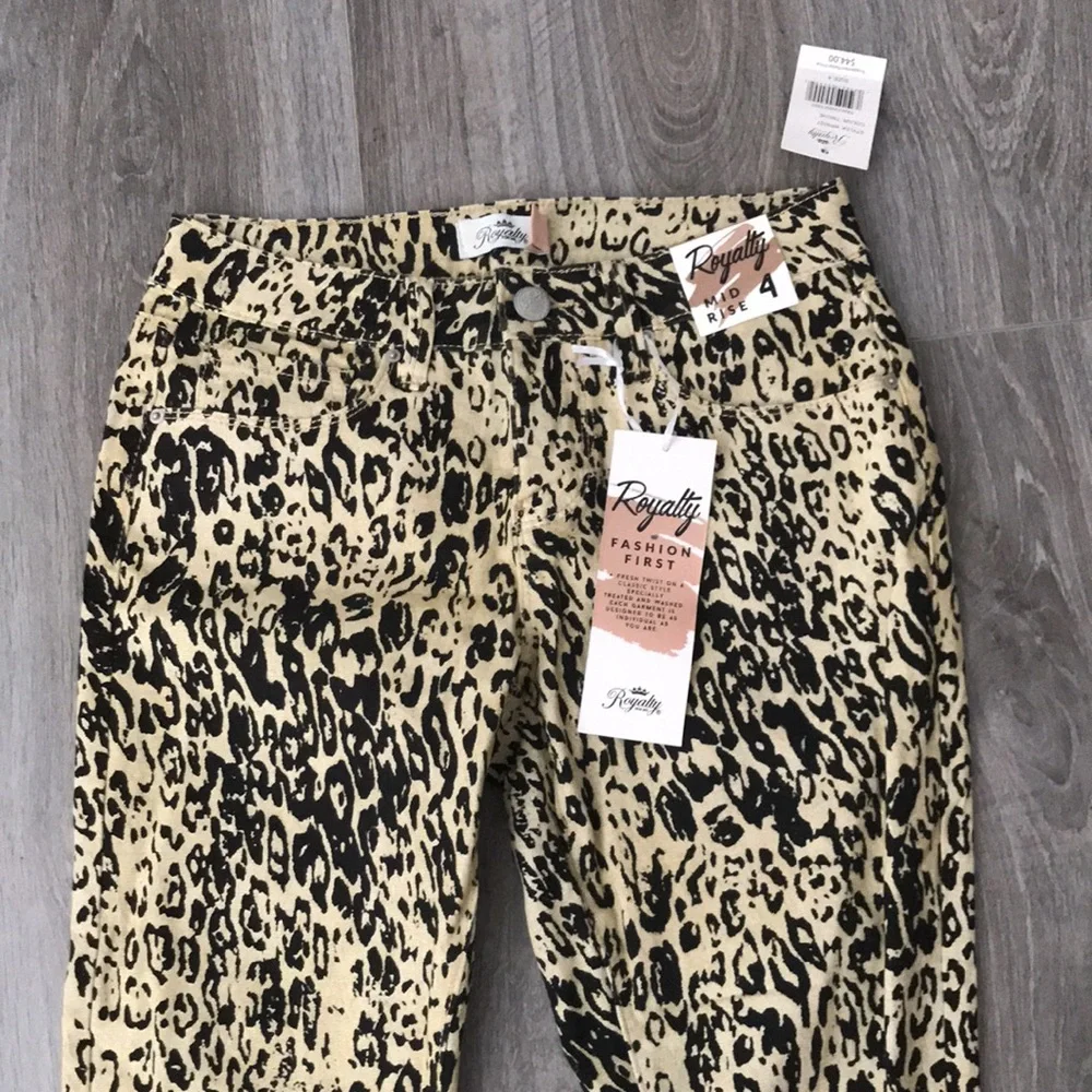 NEW ROYALTY For Me Women's Mid Rise Cheetah Print Ankle JeanPants | 4